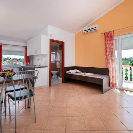Apartamento Cozy In With Wifi Pula