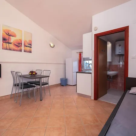 Amazing In Apartment *