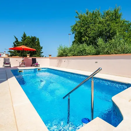 Amazing In Apartment Pula